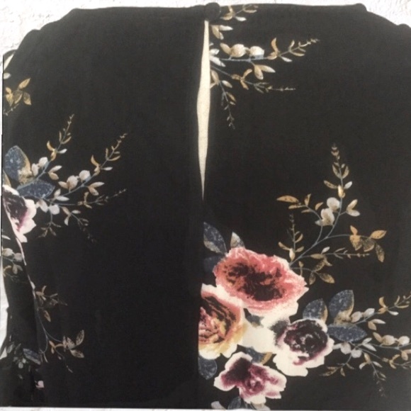 ❌DONATED❌Black Floral Print Lace Up Bell Sleeve Top - Picture 7 of 10